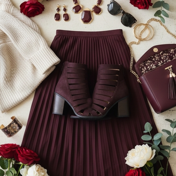 Sandals - Picture 16 of 16